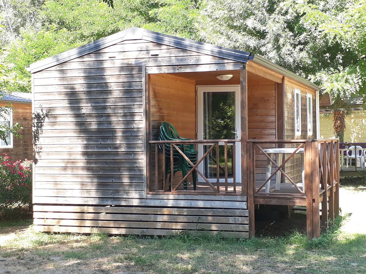 Camping Paradis Bellerive Montfrin Exterior foto