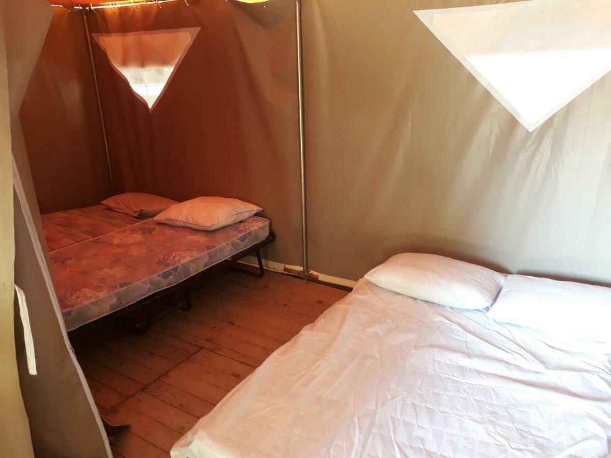 Camping Paradis Bellerive Montfrin Exterior foto